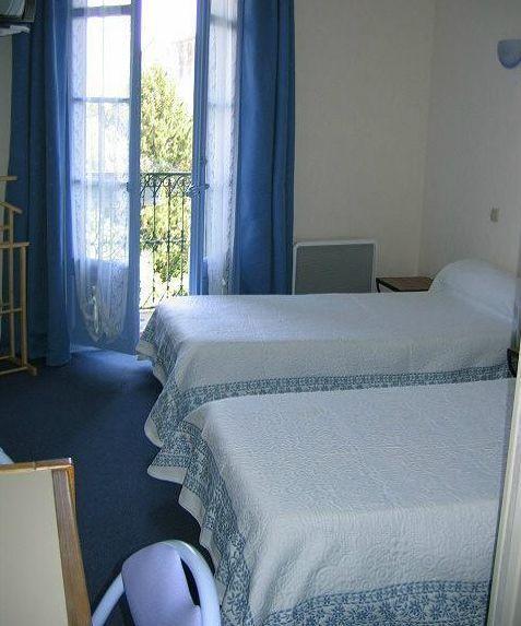Hotel Du Champs De Mars Béziers Zimmer foto
